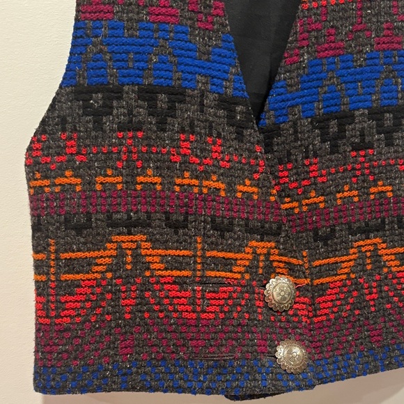 Colorful Patterned Vest - Picture 5 of 6